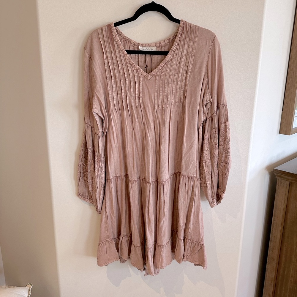 SOLITAIRE size Large Mauve Embroidered Tiered Garment Dyed Dress NEW